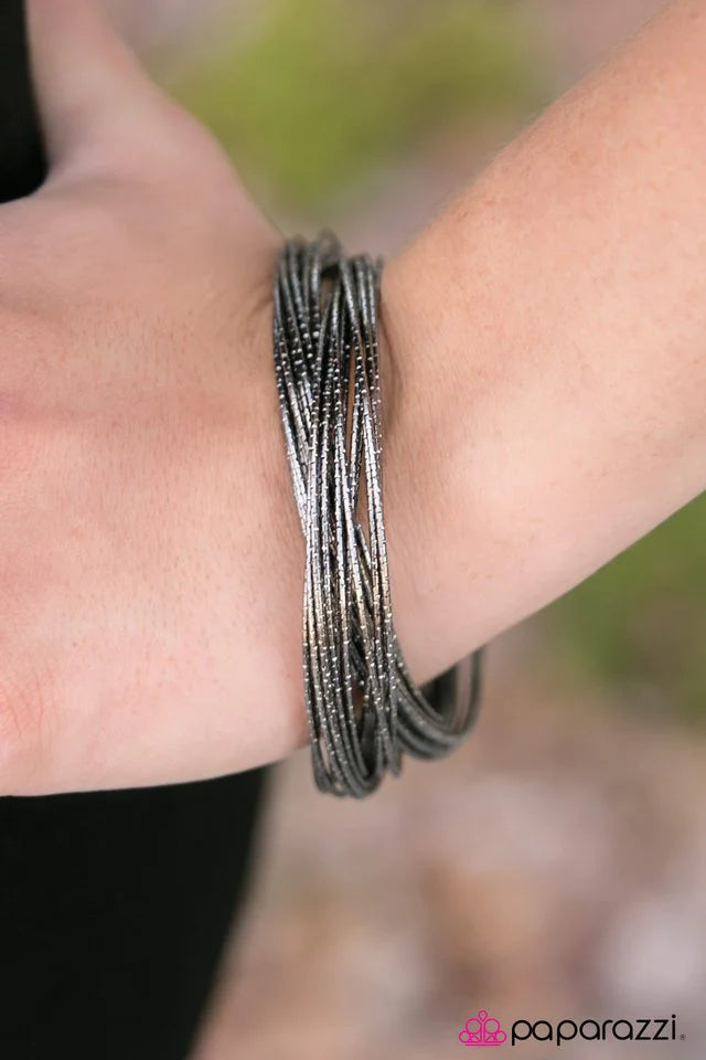 Pulsera Paparazzi ~ I Sweat Glitter - Negro