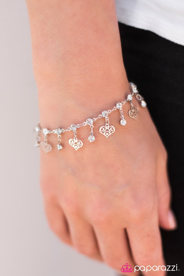 Pulsera Paparazzi ~ Si mi corazón tuviera ventanas - Blanco