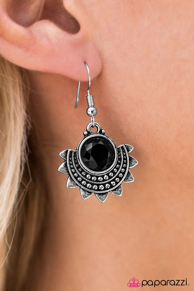 Paparazzi Earring ~ Adventure is Out There - Black