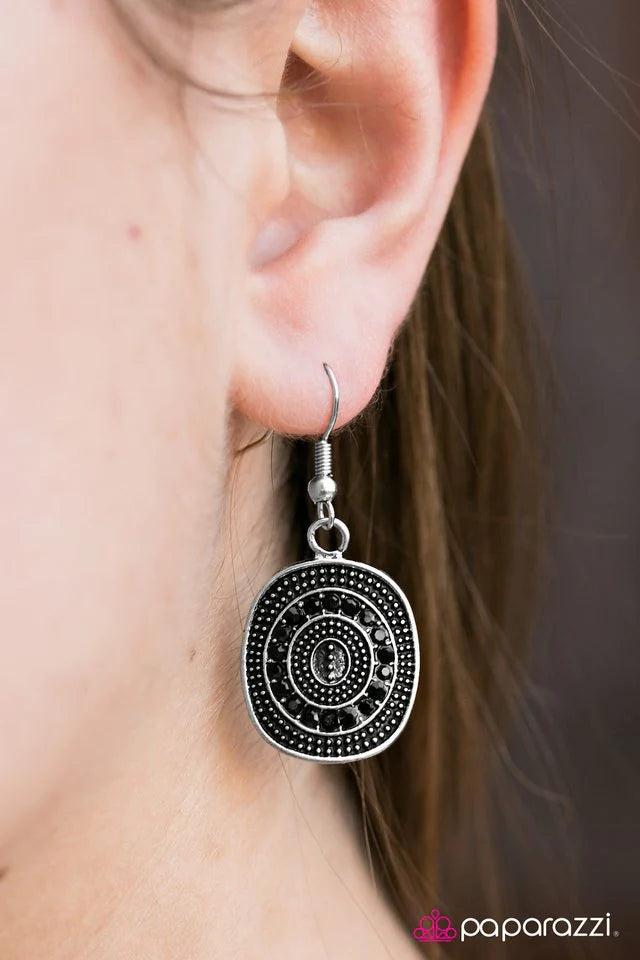 Paparazzi Earring ~ Glittery Beacons - Black