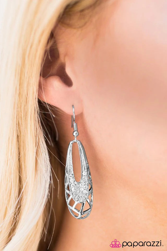 Paparazzi Earring ~ So DIVA-ous! - White