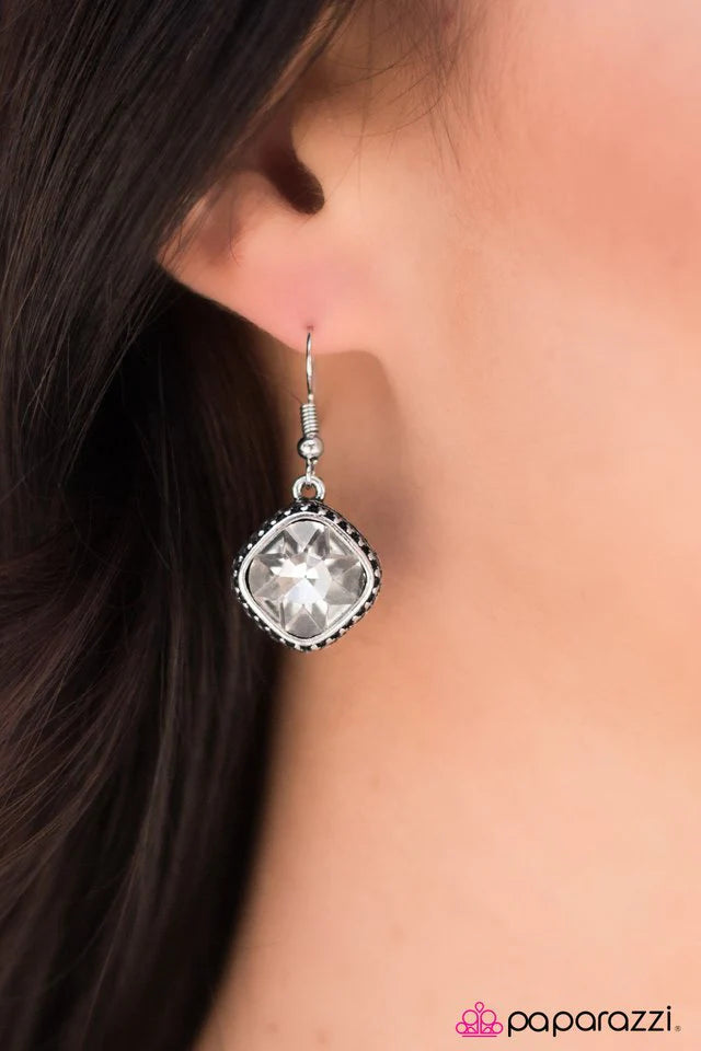 Paparazzi Earring ~ Royal Treasure - White