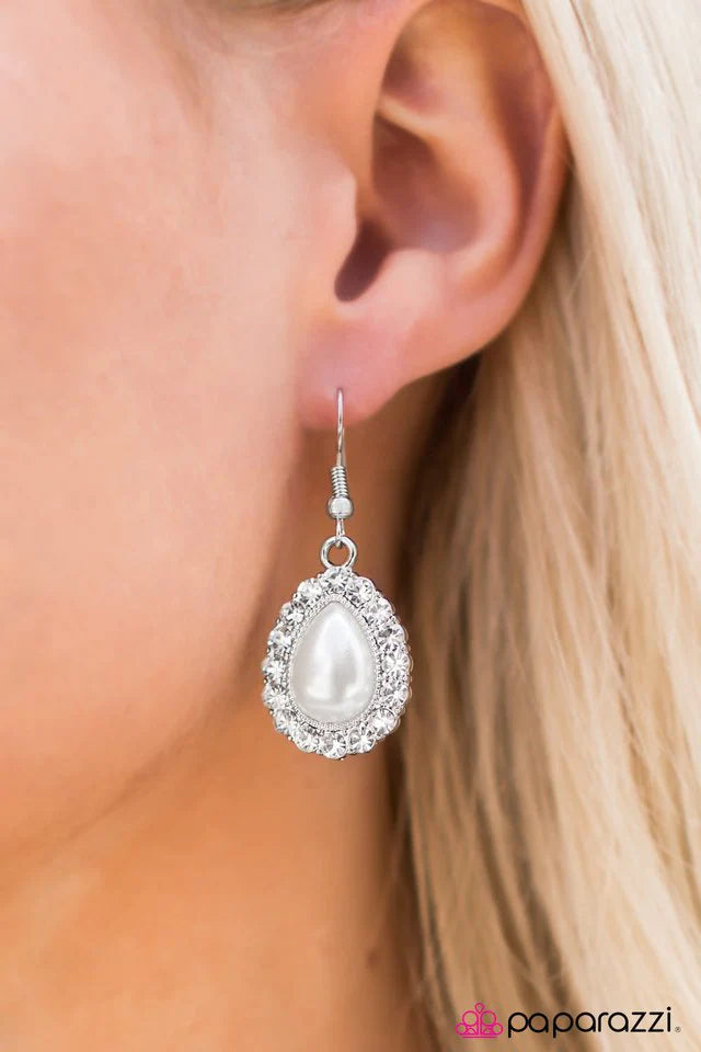 Paparazzi Earring ~ Party Till Dawn - White