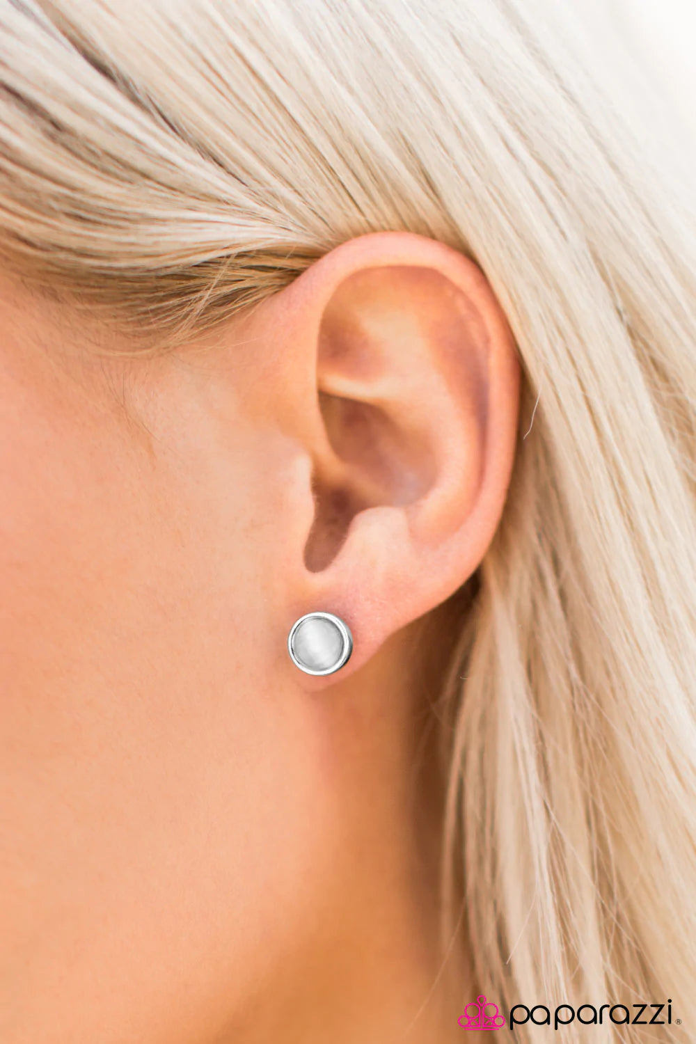 Paparazzi Earring ~ Man In The Moon - White