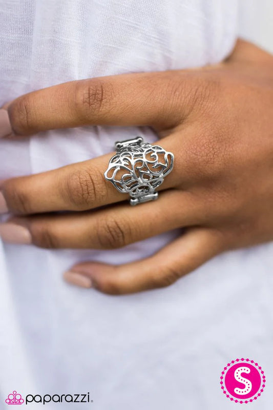 Paparazzi Ring ~ What A Breeze - Silver