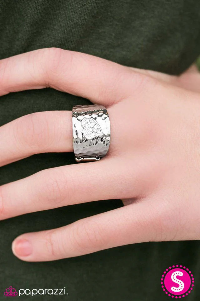 Anillo Paparazzi ~ Marcha al ritmo de tu propio corazón - Blanco