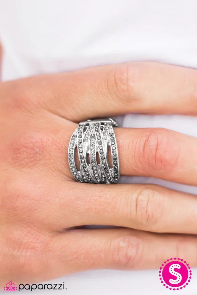 Anillo Paparazzi ~ Richie Rich - Plata