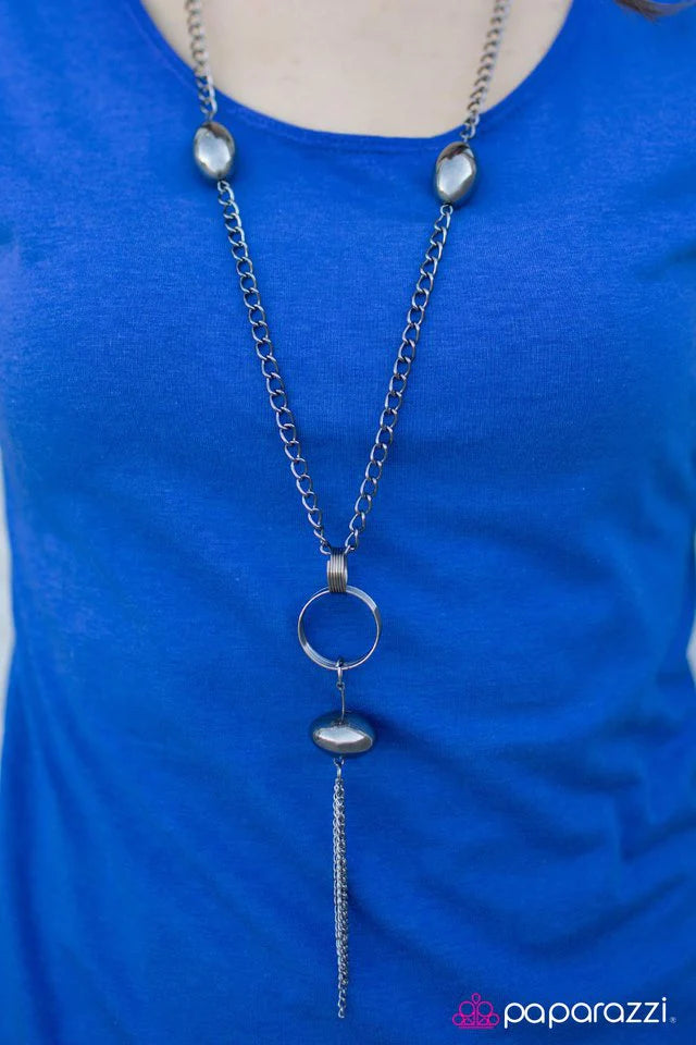 Collar Paparazzi ~ Time To Tassel - Negro