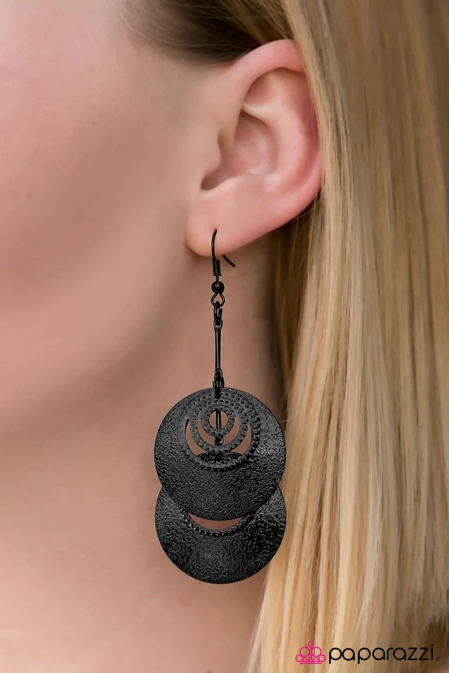 Paparazzi Earring ~ Wanna Race? - Black