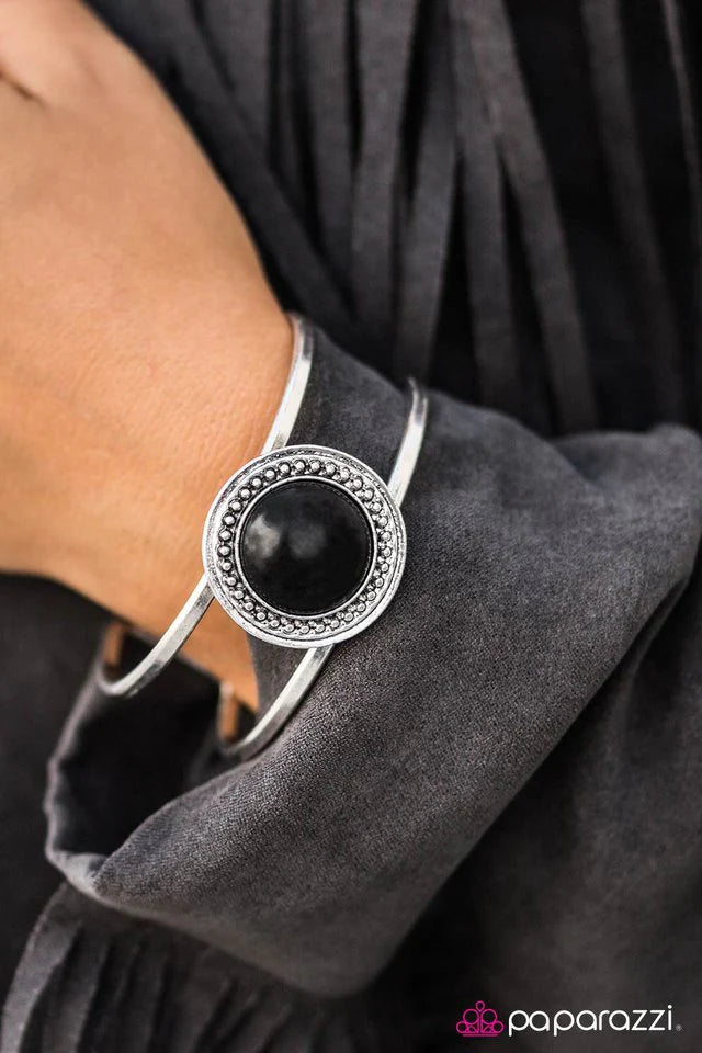 Paparazzi Bracelet ~ Rodeo Sweethearts - Black