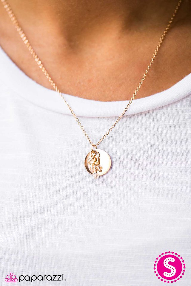 Collar Paparazzi ~ Cool Under Pressure - Oro