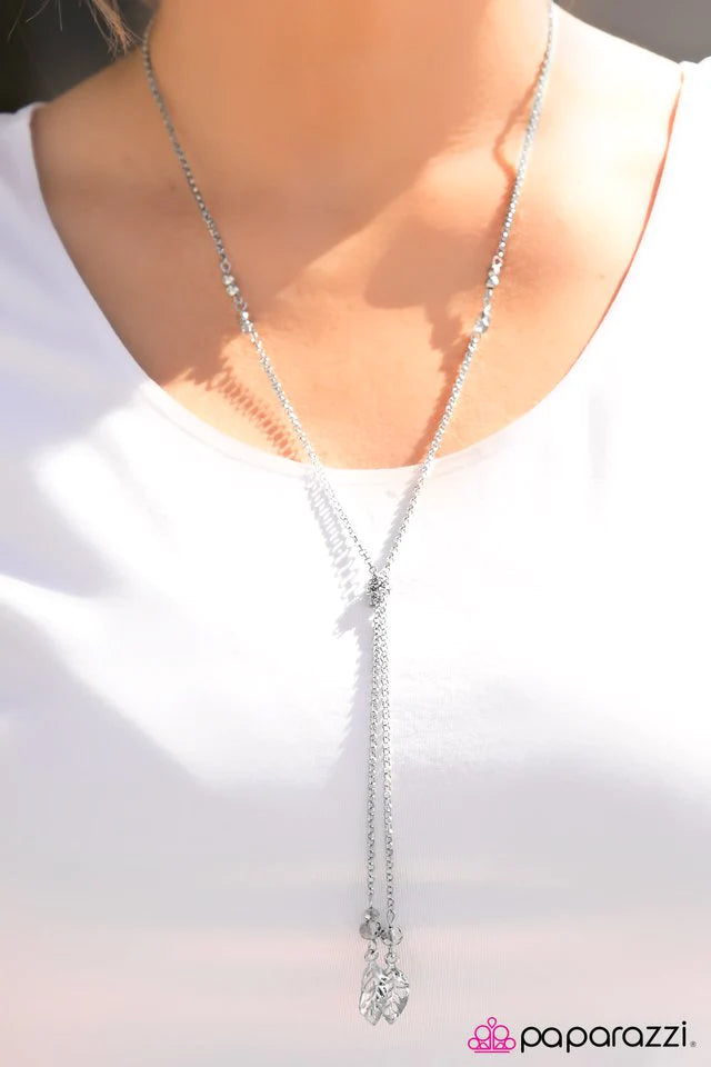 Collar Paparazzi ~ LEAF It Be! - Plata
