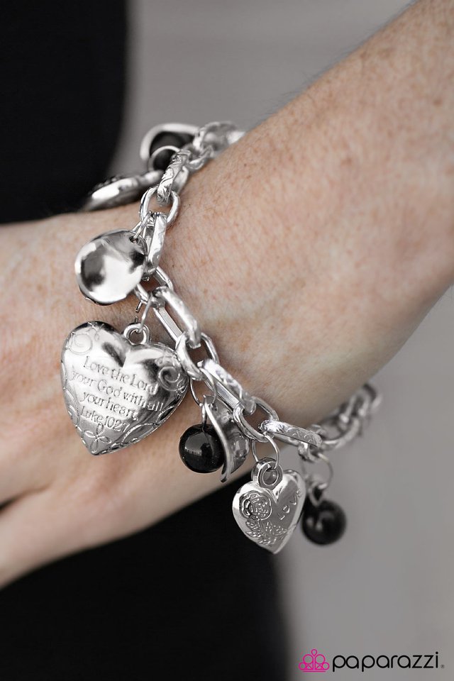 Pulsera Paparazzi ~ El amor encontrará un camino - Negro