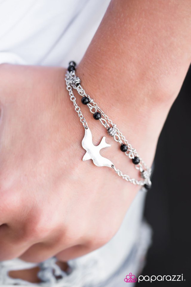 Pulsera Paparazzi ~ Aprendiendo a volar - Negra