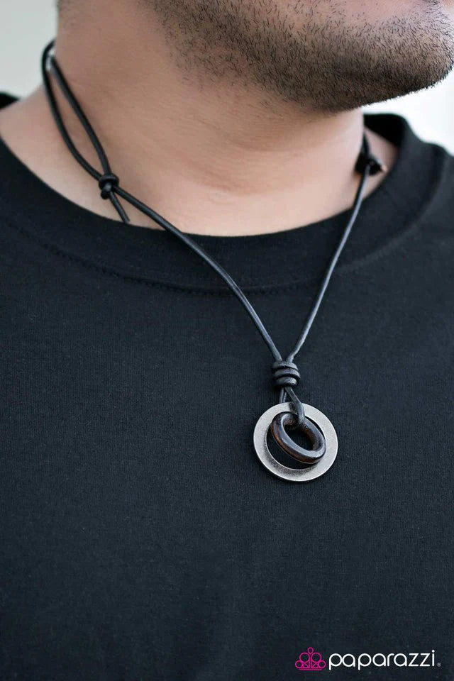 Paparazzi Necklace ~ Shipwrecked - Black