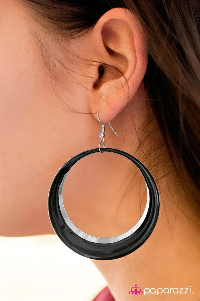 Paparazzi Earring ~ Fly Me To The Moon - Black