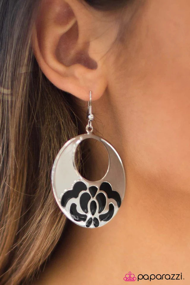Paparazzi Earring ~ ISLE Survive - Black