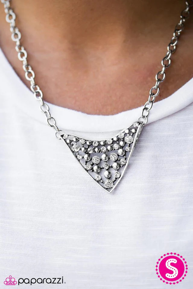 Collar de paparazzi: no daña ni daña - Plata