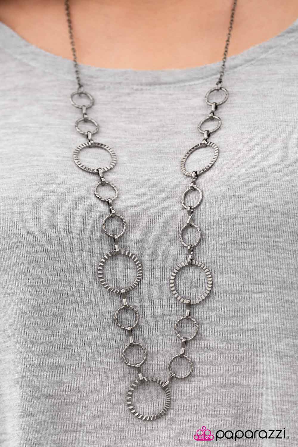Paparazzi Necklace ~ Fashion Revival - Black