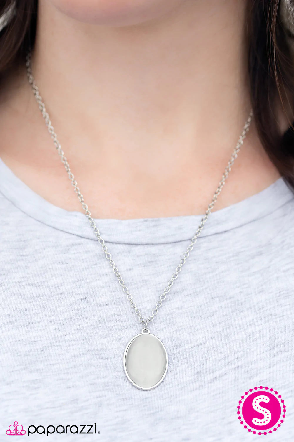 Paparazzi Necklace ~ MOON Swings - Silver