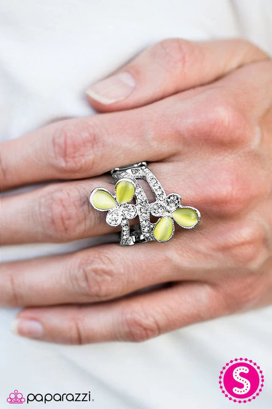 Paparazzi Ring ~ WINGING In The New Year - Yellow