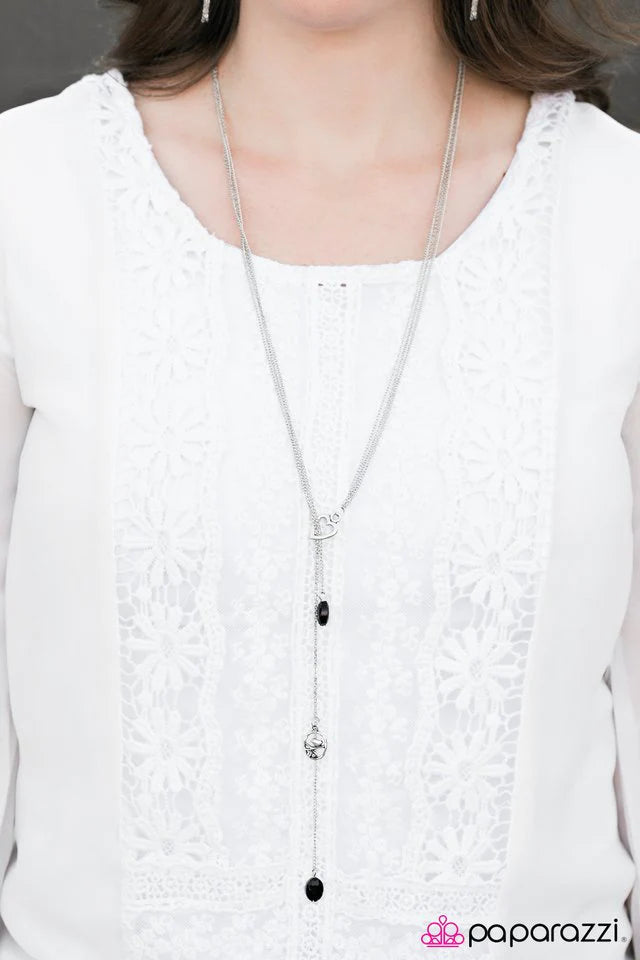 Collar Paparazzi ~ Serenata de pájaros cantores - Negro