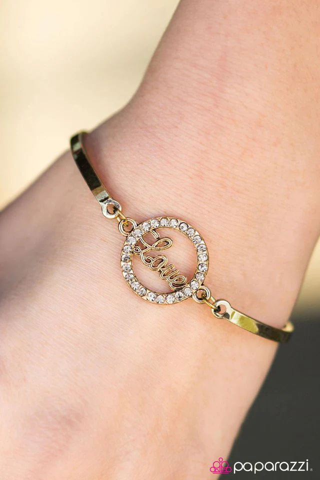 Pulsera Paparazzi ~ Love Your Story - Latón