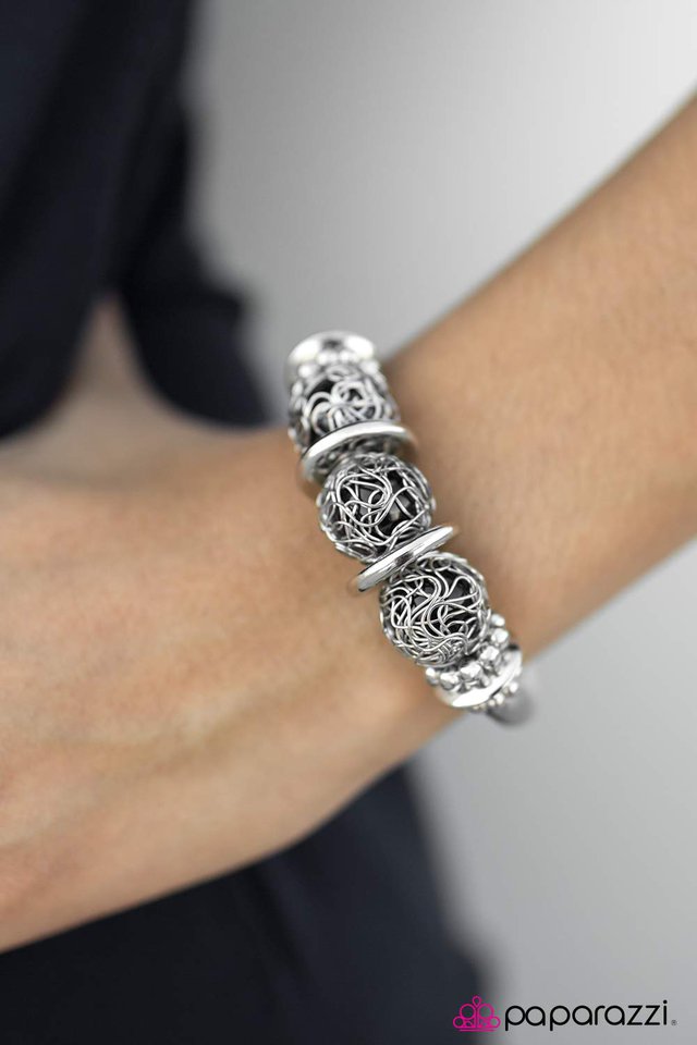 Pulsera Paparazzi ~ Diosa griega - Negro