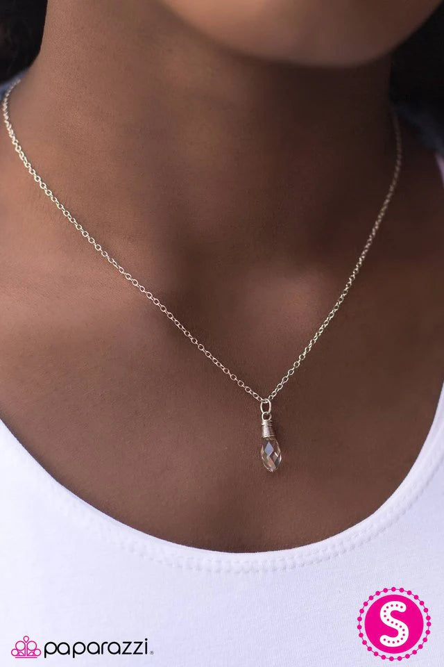 Collar Paparazzi ~ La luz de mi vida - Plata