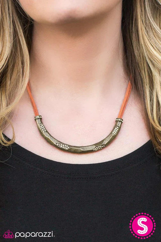 Collar Paparazzi ~ The GLITTER Rush - Naranja