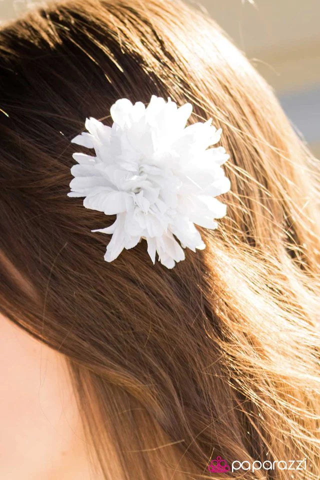 Paparazzi Hair Accessories ~ Petals-A-Plenty - White