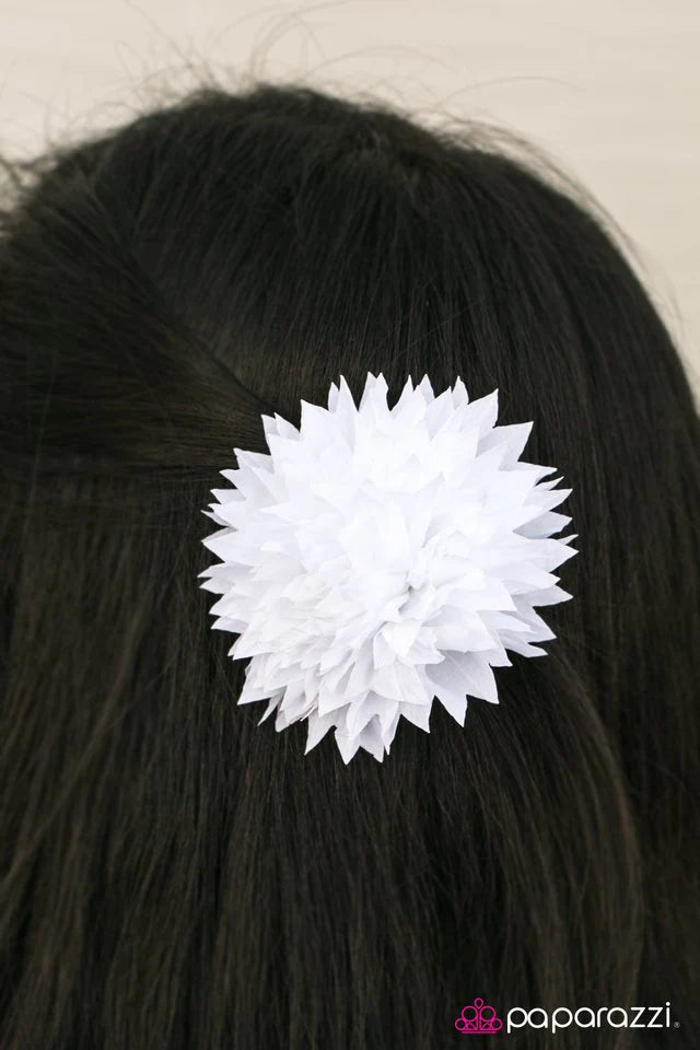 Paparazzi Hair Accessories ~ Skipped A Beat - White