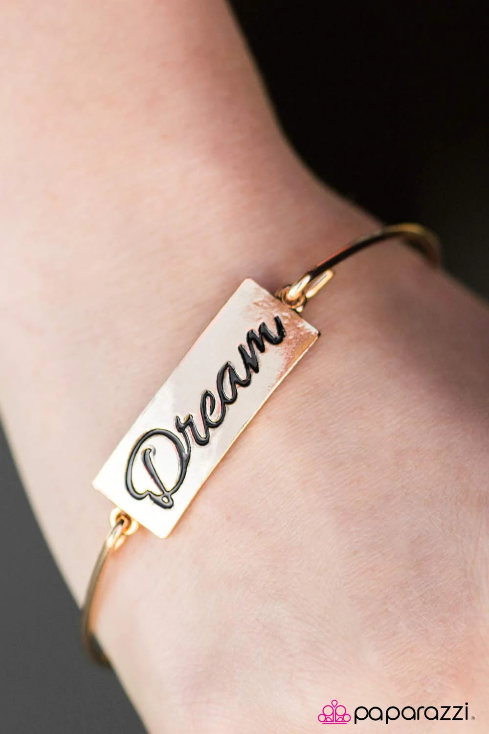 Paparazzi Bracelet ~ Dream Chaser - Gold