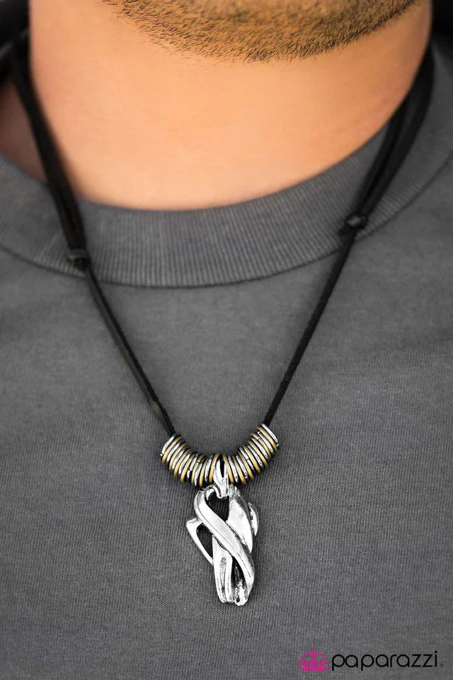 Collar Paparazzi ~ Conquista romana - Negro