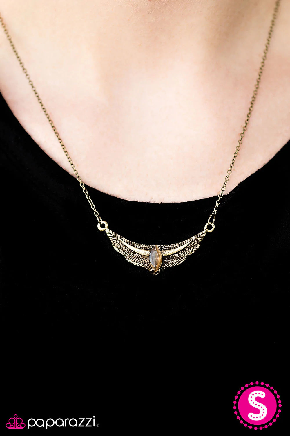 Paparazzi Necklace ~ A NILE Away - Brass