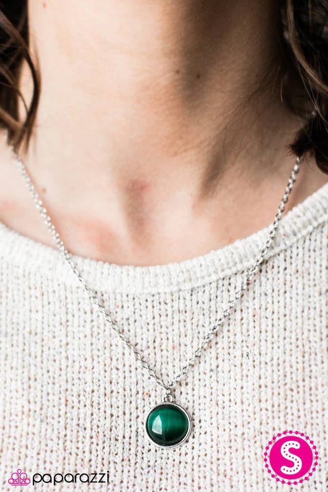 Collar Paparazzi ~ Dame la luna - Verde