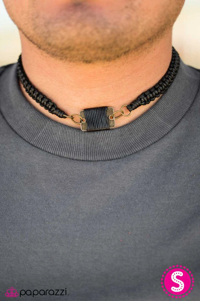 Collar Paparazzi ~ Step Up - Negro
