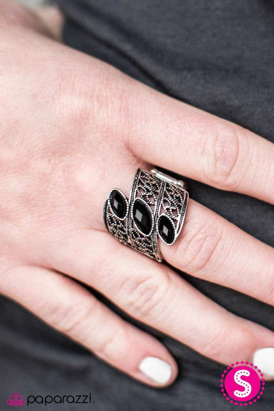 Paparazzi Ring ~ Wrapped In Elegance - Black