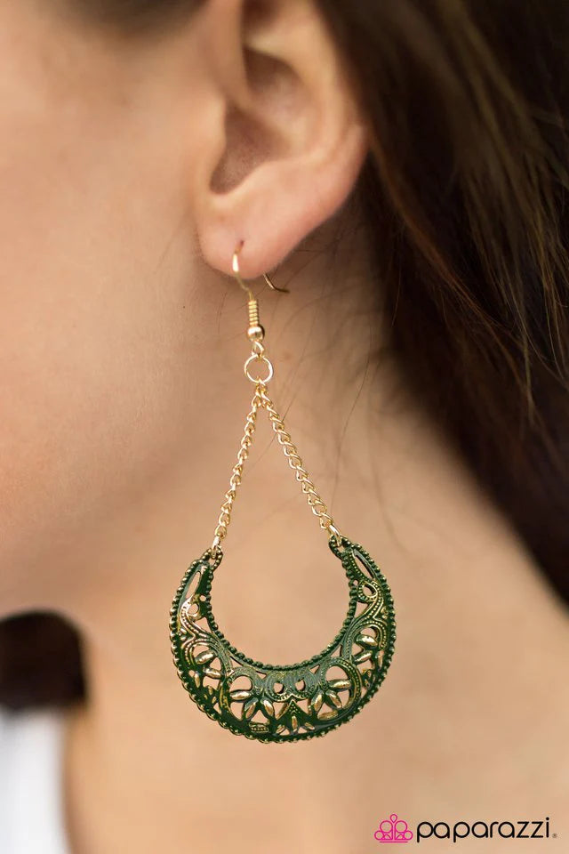 Paparazzi Earring ~ Over the Moon - Green