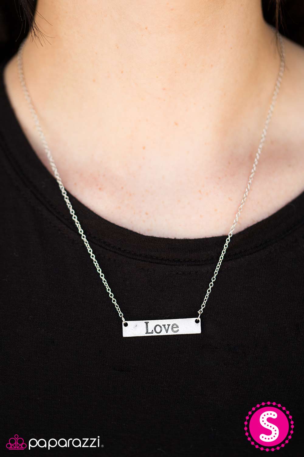 Collar Paparazzi ~ Debe ser amor - Plata