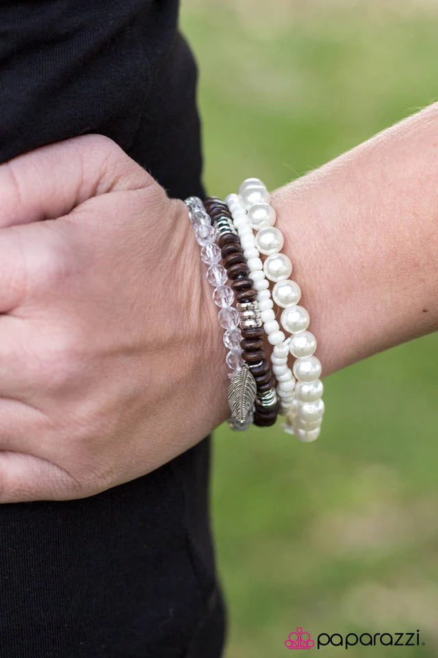 Pulsera Paparazzi ~ Forest Fest - Blanco