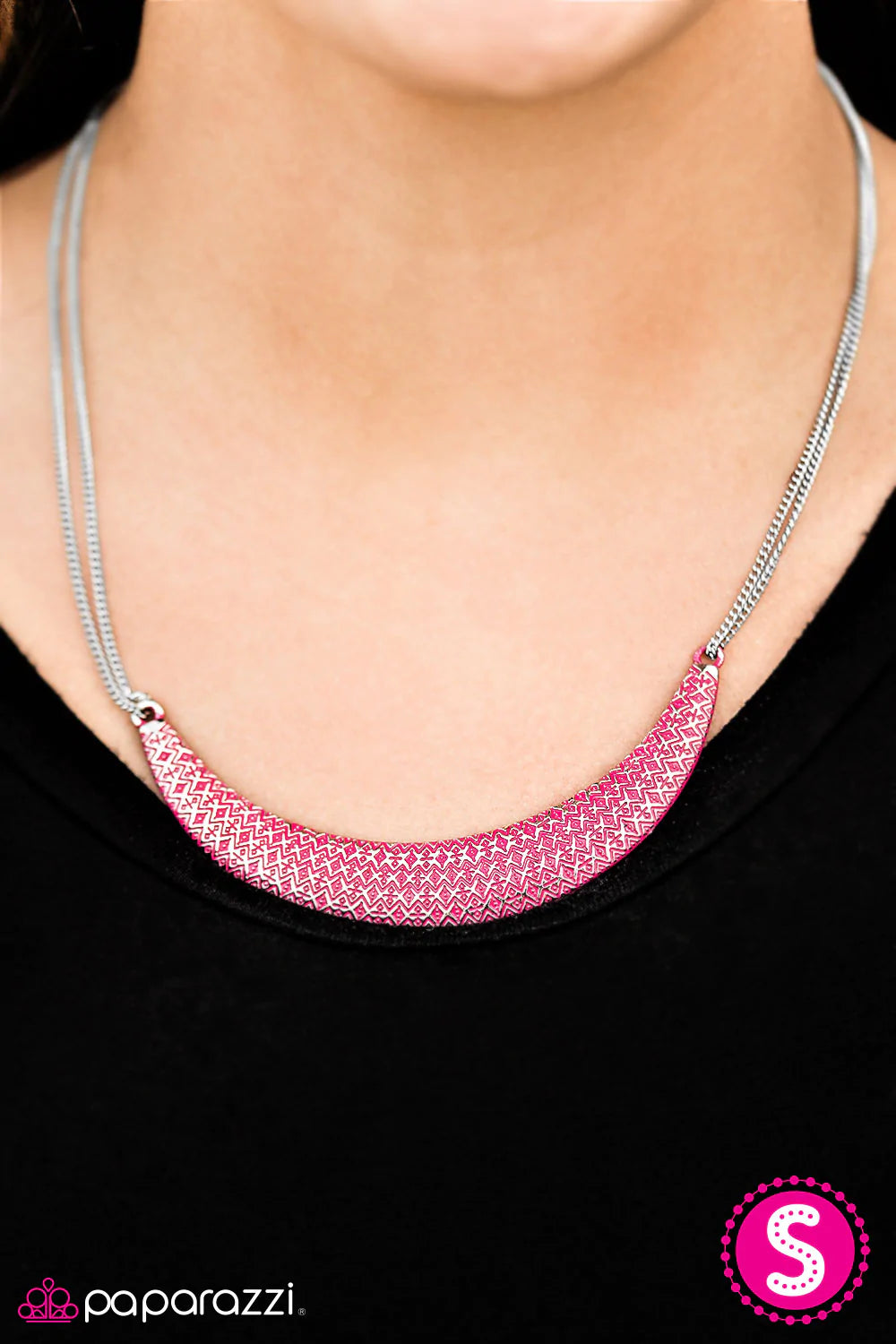 Collar Paparazzi ~ Temporada MOONsoon - Rosa