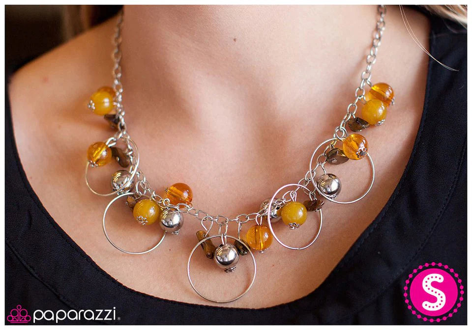 Collar Paparazzi ~ Topaz Elegance - Amarillo