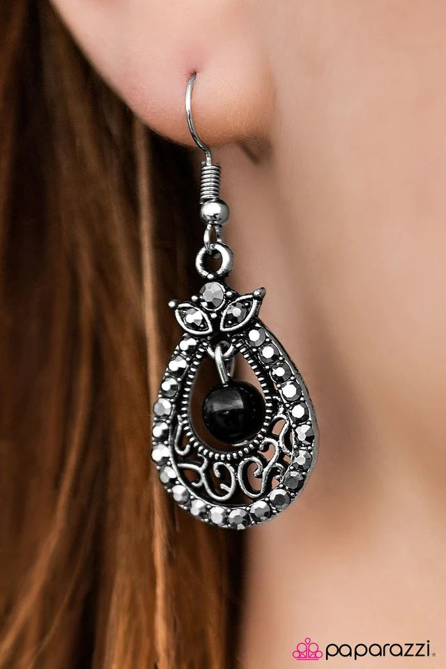 Paparazzi Earring ~ BELIZE In Me - Black