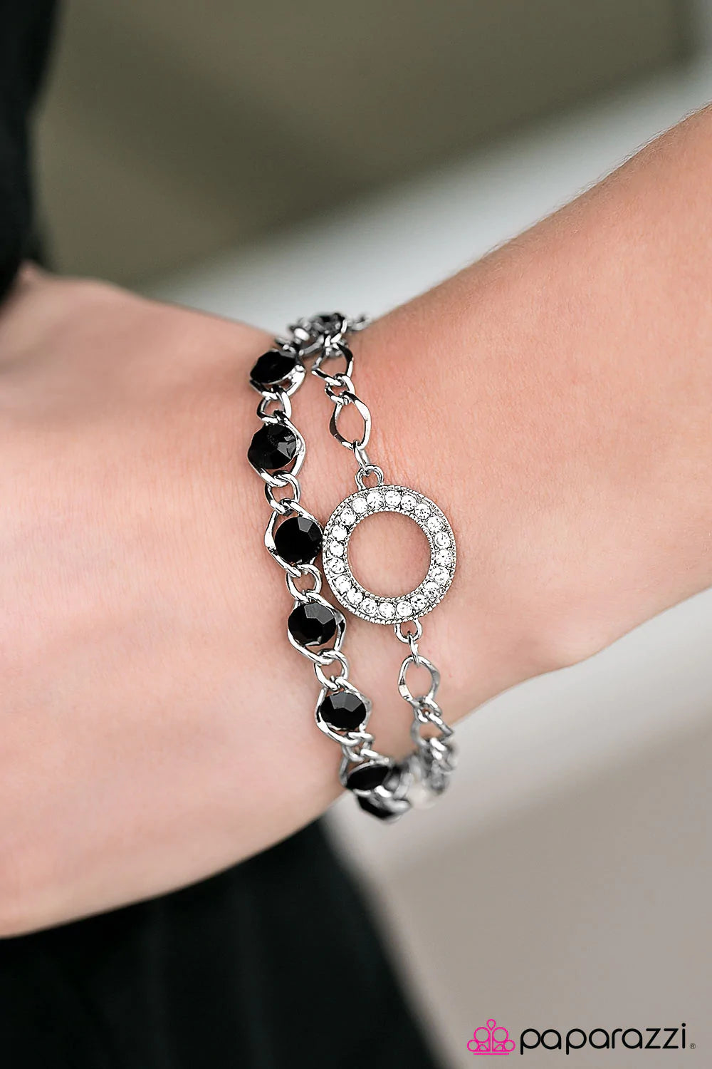 Pulsera Paparazzi ~ Brillo cotidiano - Negro