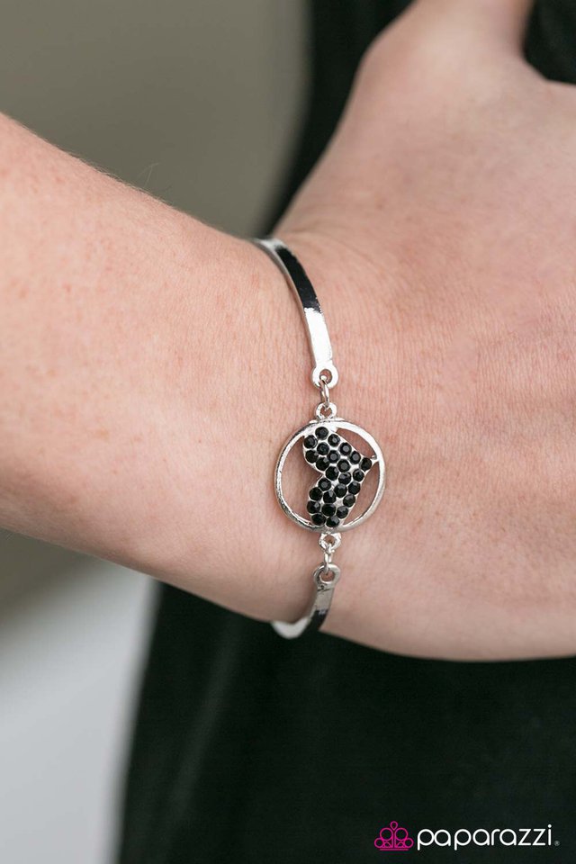 Pulsera Paparazzi ~ HEART Knock Life - Negro