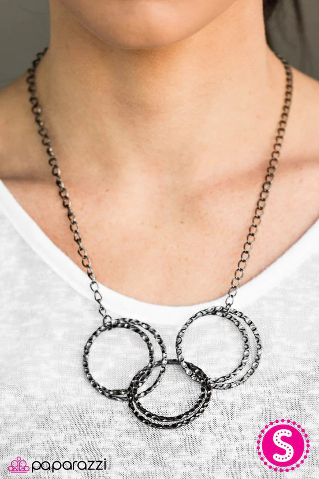 Collar Paparazzi ~ Going Strong - Negro