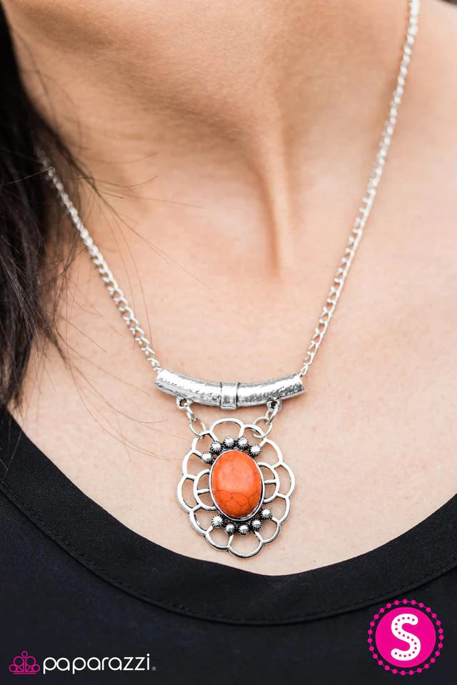 Collar Paparazzi ~ Canyon Cruiser - Naranja