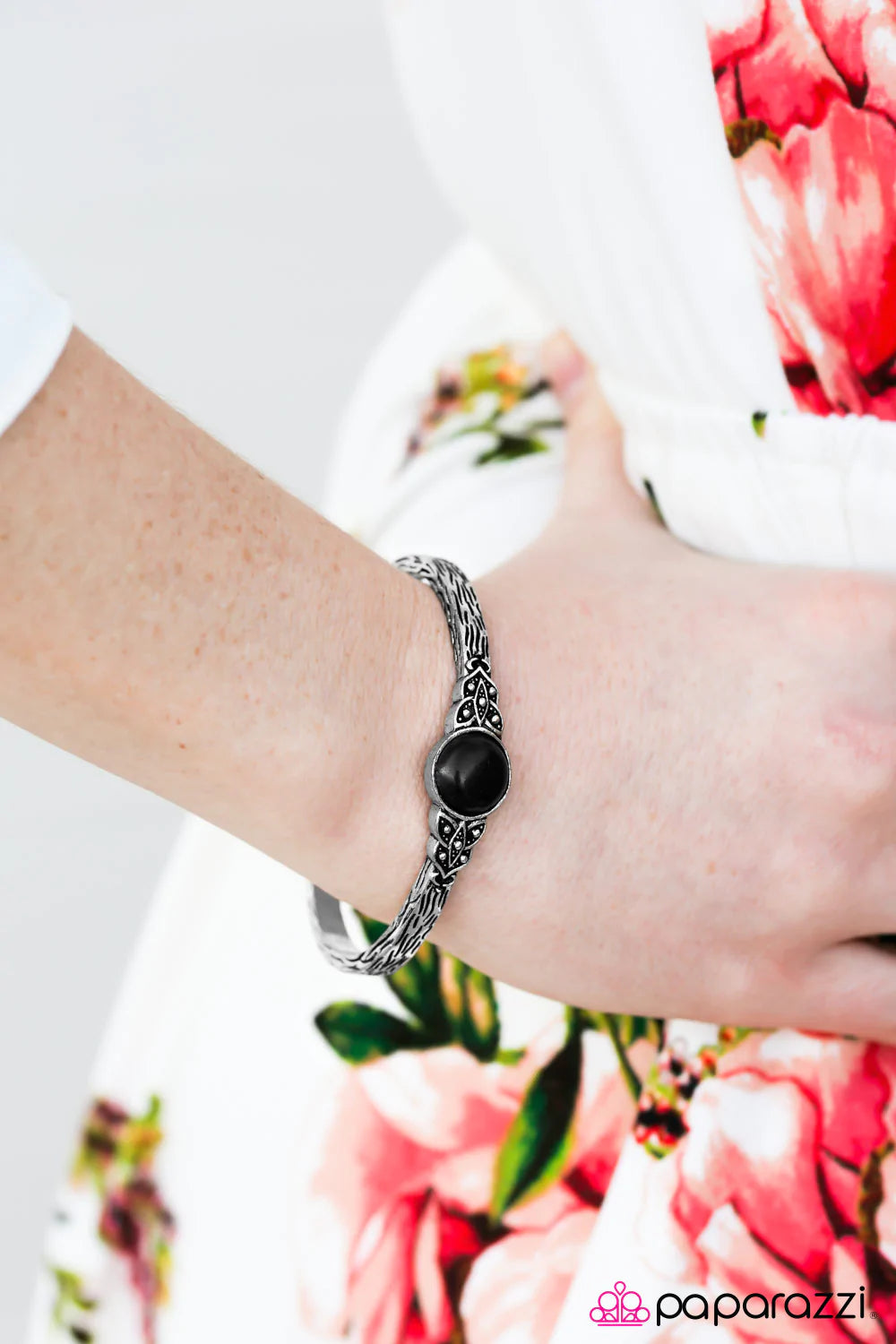 Paparazzi Bracelet ~ Rural Refinery - Black