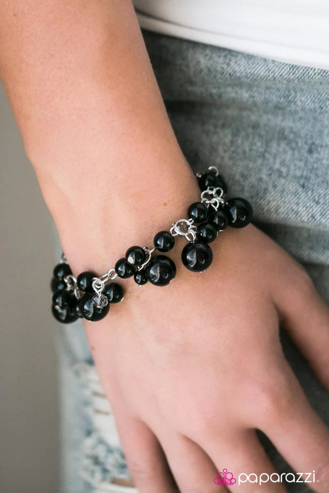 Pulsera Paparazzi ~ Out To Sea - Negro